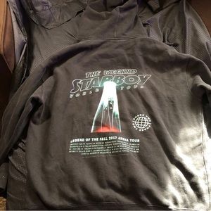 The WEEKEND STARBOY LEGEND OF THE FALL WORLD TOUR 2017 SWEATSHIRT MENS XL  0153